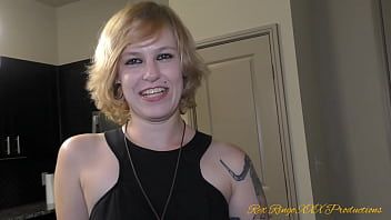 play Înainte de scenele cu Karlee Paige