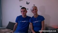 Redare MILF cehă Belinda Bee într-o sesiune de sex hardcore cu tânărul ei iubit