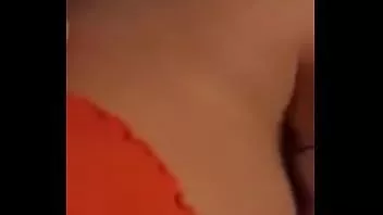 play गर्म फ्रेंच लड़की चिढ़ा उसके स्तन पर ameporn