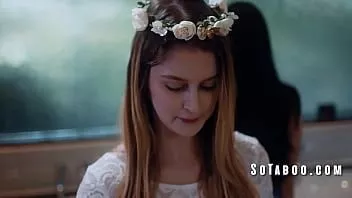 play تحول العروس إلى مثلية ليلة زفافها