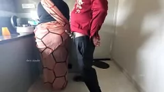 Jouer Flirty Andhra Maid Sridevi a pris au dépourvu par le flash et la secousse surprise de Bullduck