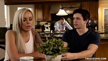 play Chupando en la cocina, follando en la cama - jill kassidy