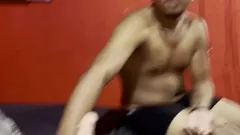 播放 继女与男性性玩偶一起抓住了继父 - 猫舔，射液