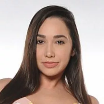 Actrita Karlee Grey